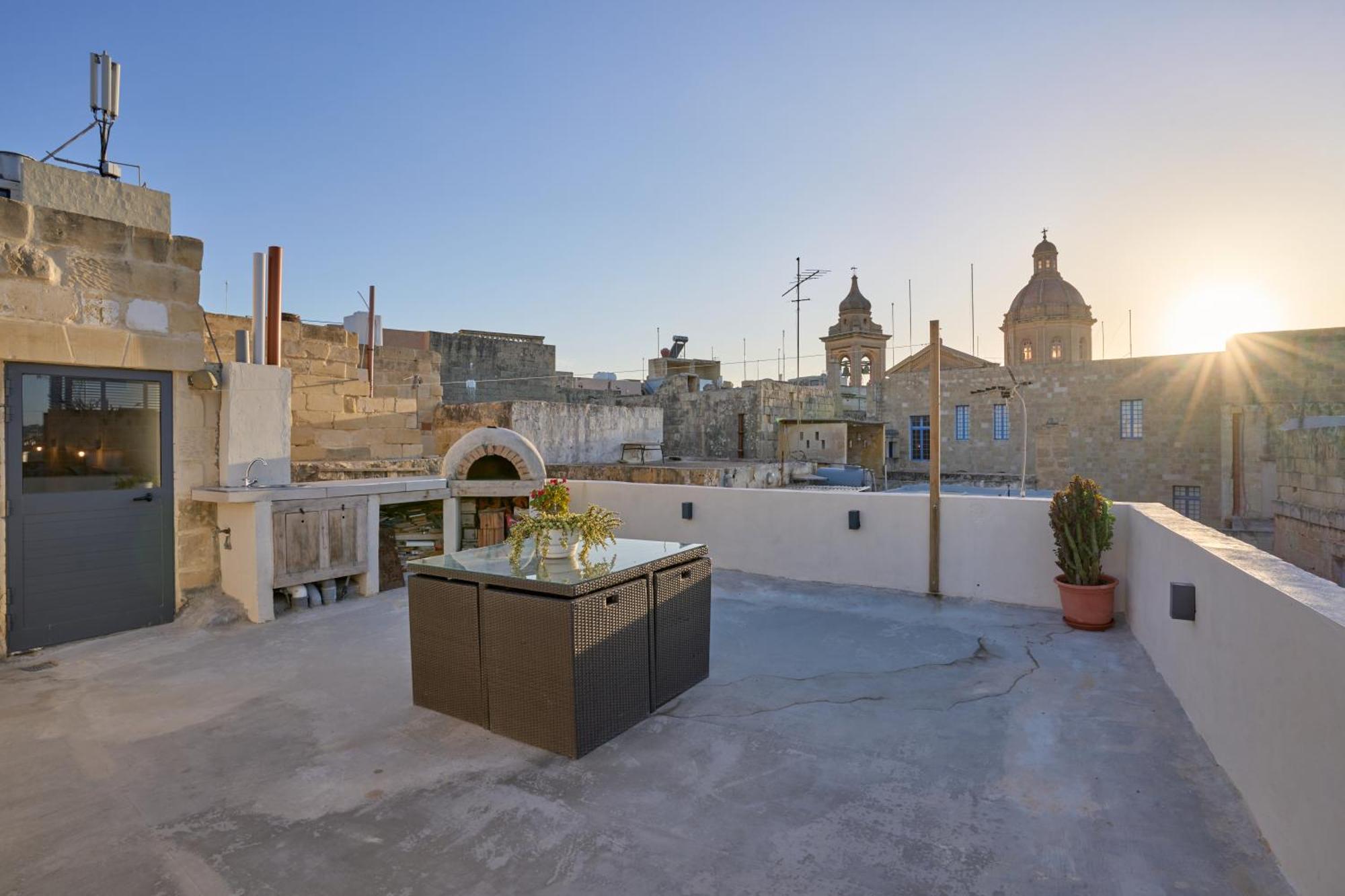 12 -16 , Pacifiku Scicluna Birgu Bagian luar foto