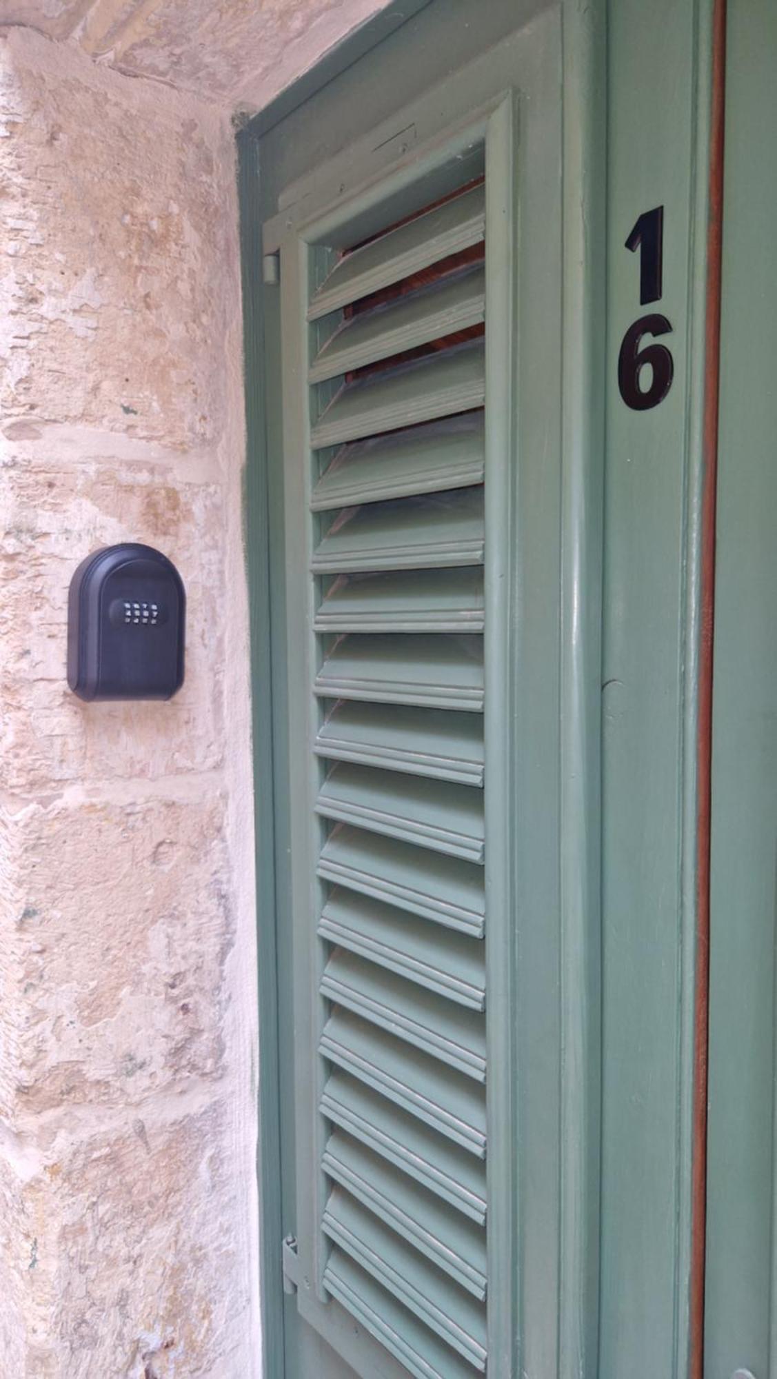 12 -16 , Pacifiku Scicluna Birgu Bagian luar foto
